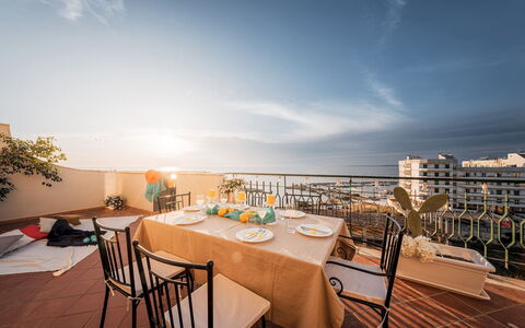 Nova Domus 6: Mobilia, Tavolo, Sedia, Cucina & Sala Da Pranzo Tavolo, Balcone, Ristorante, Tavolo Esterno, Ricorrere, Mobili Da Esterno, Sala Da Pranzo
