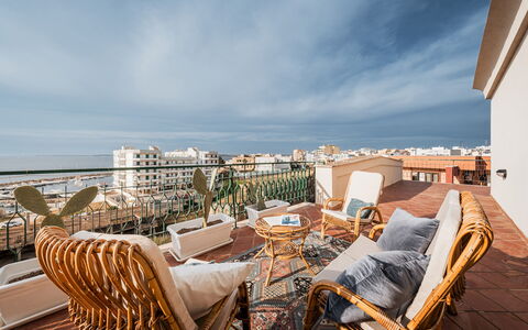 Nova Domus 6: Balcone, Appartamento, Sedia, Ricorrere, Mobili Da Esterno, Shade, Hotel, Eco Hotel, Villa, Resort Citta '