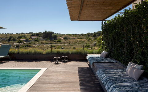 Dimora degli Ulivi 10: Piscina, Mobili Da Esterno, Ricorrere, Eco Hotel, Shade, Lettino, Sedia, Landscaping, Sedia A Sdraio, Design