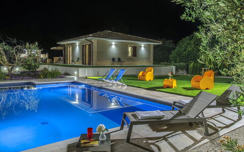 Villino le Moie 4+2: Piscina, Ricorrere, Estate, Giardino, Casa, Backyard, Eco Hotel, Materiale Composito, Landscaping, Mobili Da Esterno