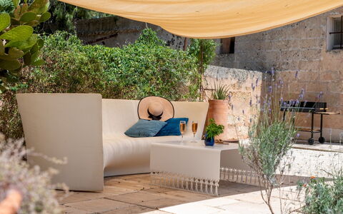 Masseria Muto 6: Mobili Da Esterno, Shade, Vaso Di Fiori, Materiali Naturali, Cuscino, Divano, Pianta Della Casa, Soggiorno, Lancia Cuscino