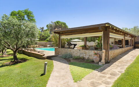 Villa Castiglione 9: Piscina, Ricorrere, Shade, Giardino, Backyard, Estate, Flagstone, Eco Hotel, Mobili Da Esterno, Landscaping