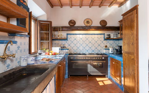 Casa Paggetti 8: Cucina, Legna, Interior Design, Pavimentazione, Casa, Pavimento, Mobilia, Controsoffitto, Camera, Cucina Stufa