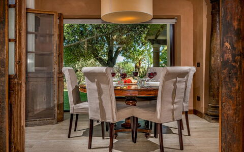 Villa Ashram 6: Mobilia, Interior Design, Tavolo, Pavimentazione, Sedia, Legna, Sala Da Pranzo, Pavimento, Cucina & Sala Da Pranzo Tavolo, Illuminazione
