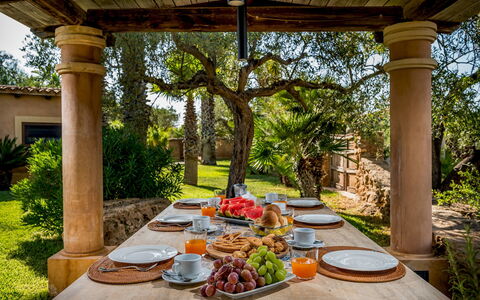 Villa Ashram 6: Mobilia, Ricorrere, Giardino, Mobili Da Esterno, Shade, Eco Hotel, Landscaping, Sedia, Hacienda, Backyard