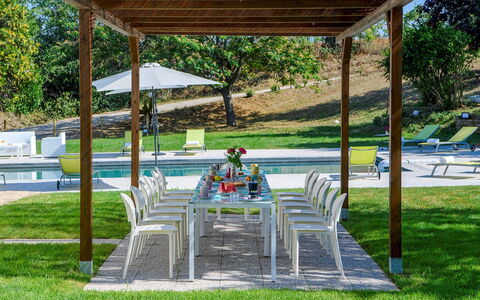 Villa Ardente 12+1: Mobilia, Mobili Da Esterno, Sedia, Tavolo, Shade, Tavolo Esterno, Giardino, Prato, Ricorrere, Struttura Esterna
