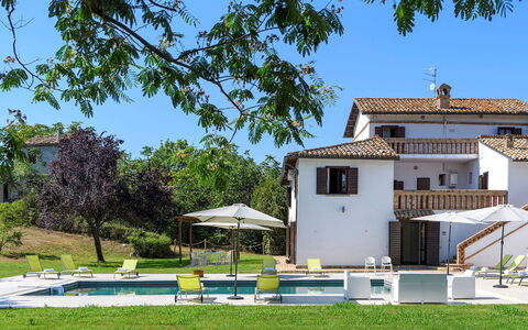 Villa Ardente 12+1: Casa, Casa, Estate, Piscina, Prato, Hacienda, Ricorrere, Villa, Agriturismo, Landscaping