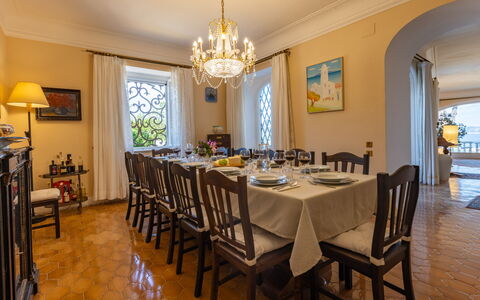 Villa Carina 12: Mobilia, Interior Design, Tavolo, Soffitto, Cucina & Sala Da Pranzo Tavolo, Sala Da Pranzo, Sedia, Camera, Illuminazione, Pavimentazione