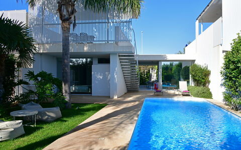 Villa Carrubo 4: Piscina, Zona Residenziale, Ricorrere, Shade, Eco Hotel, Estate, Balcone, Villa, Landscaping, Cortile