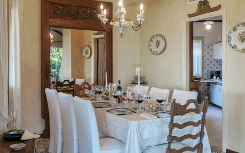 Villa del Prato 8: Mobilia, Interior Design, Tavolo, Sedia, Sala Da Pranzo, Cucina & Sala Da Pranzo Tavolo, Soffitto, Lampadario, Camera, Illuminazione