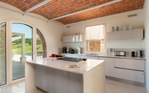 Podere Terranuova 10+2: Cucina, Interior Design, Controsoffitto, Mobilia, Legna, Pavimentazione, Soffitto, Elettrodomestico Da Cucina, Cabinetry, Casa