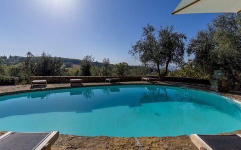 Castellare in Poggio 10: Blu, Piscina, Landscaping, Ricorrere, Giochi D'Acqua, Riflessione, Backyard, Mobili Da Esterno, Eco Hotel, Terme