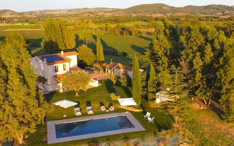 Casale Rondinella 6+2: Zona Residenziale, Casa, Casa, Estate, Piscina, Landscaping, Giardino, Prato, Dimora, Sobborgo