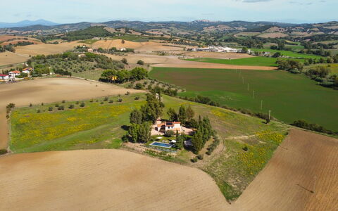 Casale Rondinella 6+2: Plain, Casa, Paesaggio, Zona Residenziale, Area Rurale, Lotto, Casa, Pascolo, Insediamento Umano, Visione Globale