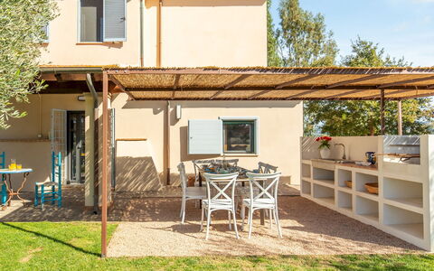 Casale Rondinella 6+2: Mobilia, Mobili Da Esterno, Tavolo, Sedia, Tavolo Esterno, Cucina & Sala Da Pranzo Tavolo, Backyard, Shade, Giardino, Struttura Esterna
