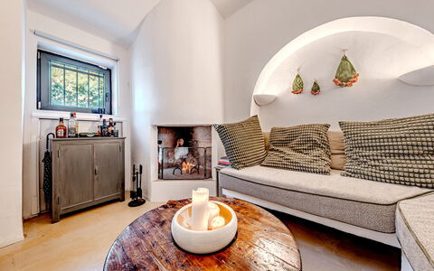 Casale di Amelì 5: Mobilia, Interior Design, Parete, Pavimentazione, Pavimento, Camera, Illuminazione, Soffitto, Casa, Soggiorno