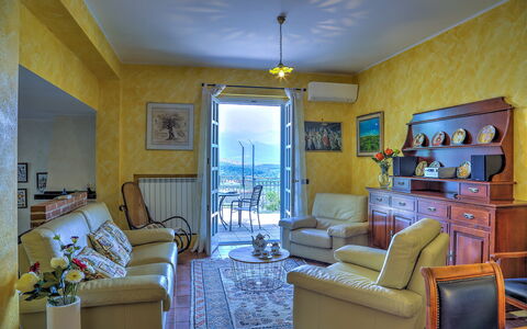 Villa Ipazia 6: Mobilia, Interior Design, Camera, Tavolo, Pavimentazione, Illuminazione, Sedia, Soffitto, Pavimento, Cornice
