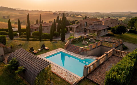 Casale Fienile 8: Estate, Dimora, Cortile, Villa, Hacienda, Piscina, Agriturismo, Landscaping, Cortile, Backyard