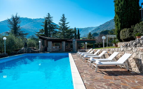 Tenuta Cavi 10: Collina, Piscina, Catena Montuosa, Hill Station, Ricorrere, Valle, Eco Hotel, Cresta, Alpi