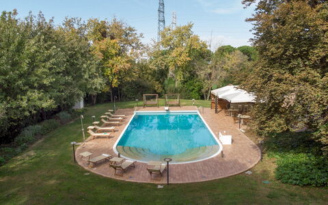 La Scuderia 8: Piscina, Ricorrere, Shade, Terme, Mobili Da Esterno, Eco Hotel, Tempo Libero, Giardino, Hacienda, Estate