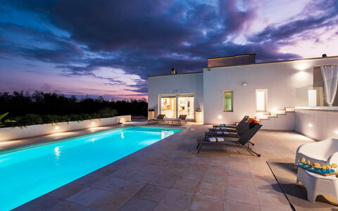 Dimora Solaris 6: Blu, Piscina, Ricorrere, Materiale Composito, Eco Hotel, Giochi D'Acqua, Estate, Crepuscolo, Hotel, Villa