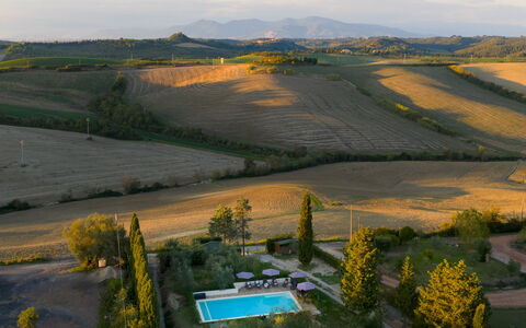 Casa da Sogno 12: Paesaggio, Lotto, Plain, Area Rurale, Estate, Piantagione, Campo, Landscaping, Piscina, Fotografia Aerea