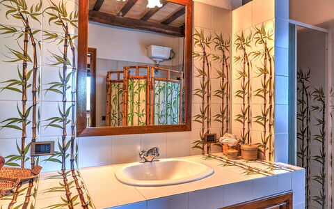 Casale Tre Cipressi 10: Parete, Lavandino Del Bagno, Interior Design, Idraulico Fixture, Lavello, Rubinetto, Soffitto, Illuminazione, Idraulico, Bagno