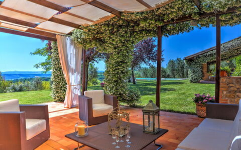 Casale Tre Cipressi 10: Giardino, Arbusto, Mobilia, Lotto, Shade, Landscaping, Mobili Da Esterno, Backyard, Eco Hotel