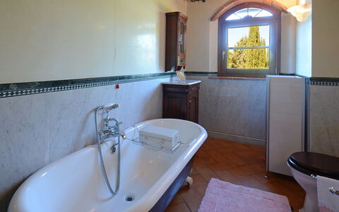 La Magia 8+2: Idraulico Fixture, Rubinetto, Interior Design, Pavimentazione, Idraulico, Lavandino Del Bagno, Lavello, Pavimento, Bagno, Camera