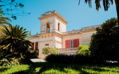 Villa dei Glicini 8+2: Arbusto, Giardino, Hacienda, Estate, Dimora, Landscaping, Prato, Cortile, Villa