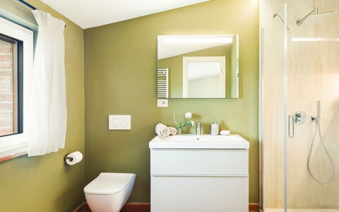 Casale Ombrone 11: Pavimentazione, Gabinetto, Pavimento, Bagno, Interior Design, Idraulico Fixture, Toilet Seat, Mobiletto Del Bagno, Idraulico, Lavello