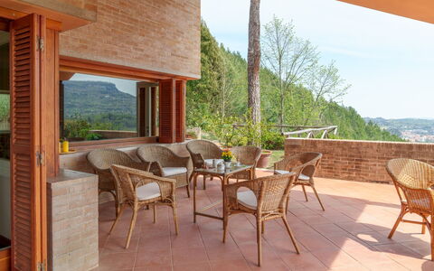 Villa Lia 10: Legna, Color Legno, Soffitto, Latifoglie, Eco Hotel, Sedia, Shade, Balcone, Brick, Ricorrere