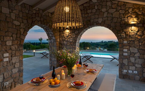 Villa la Casina 4: Mobilia, Piscina, Ricorrere, Sedia, Mobili Da Esterno, Muro ​​Di Pietra, Shade, Estate, Villa