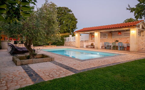 Trulli Italia 6+2: Piscina, Ricorrere, Materiale Composito, Mobili Da Esterno, Estate, Eco Hotel, Giochi D'Acqua, Shade, Hacienda, Flagstone