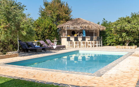 Trulli Italia 6+2: Piscina, Mobilia, Mobili Da Esterno, Ricorrere, Sedia, Shade, Eco Hotel, Ombrello, Tempo Libero, Materiale Composito