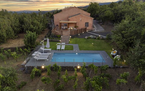 Vigne Dell'Etna 6: Piscina, Ricorrere, Zona Residenziale, Materiale Composito, Estate, Tempo Libero, Eco Hotel, Backyard, Mobili Da Esterno, Giardino