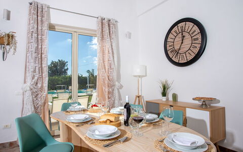 Profumo di Zagara 6+2: Mobilia, Interior Design, Sedia, Tavolo, Pavimentazione, Cucina & Sala Da Pranzo Tavolo, Casa, Pavimento, Camera, Sala Da Pranzo