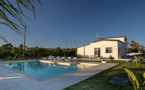 Profumo di Zagara 6+2: Blu, Piscina, Zona Residenziale, Ricorrere, Insediamento Umano, Materiale Composito, Estate, Shade, Hacienda, Villa