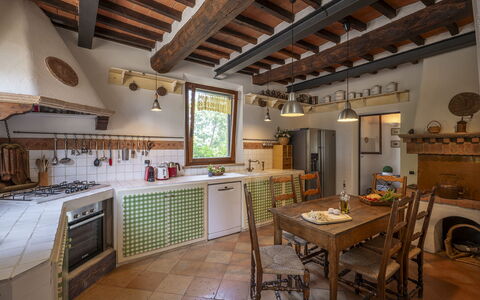 Podere Casanovina 12: Cucina, Interior Design, Mobilia, Pavimentazione, Legna, Controsoffitto, Casa, Elettrodomestico Da Cucina, Cabinetry, Pavimento