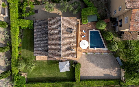 Villa Aperolli 4: Zona Residenziale, Piscina, Casa, Casa, Lotto, Tetto, Urban Design, Giardino, Estate, Landscaping