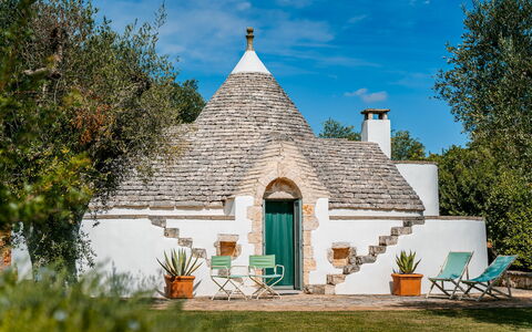 Trullo Magnifico 8: Erba, Giardino, Prato, Landscaping, Cortile, Agriturismo