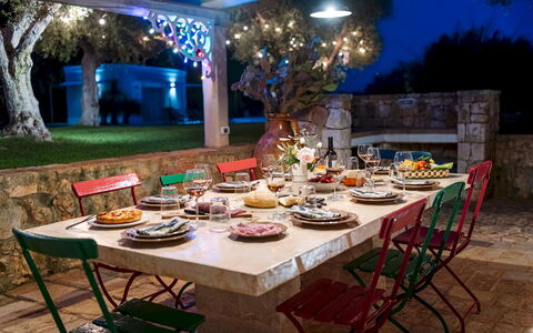 Trullo Magnifico 8: Mobilia, Tavolo, Tavola, Sedia, Tavolo Esterno, Cucina & Sala Da Pranzo Tavolo, Cibo, Mobili Da Esterno, Tovaglia, Ristorante