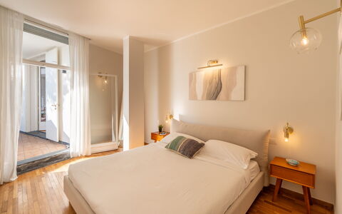 Casa Chiara 6+2: Letto, Mobilia, Interior Design, Pavimentazione, Pavimento, Camera Da Letto, Parete, Pavimento In Legno, Lenzuolo, Legna