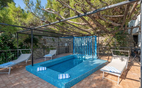 Casa Chiara 6+2: Blu, Piscina, Mobili Da Esterno, Mobilia, Ricorrere, Materiale Composito, Shade, Eco Hotel, Sedia, Tempo Libero