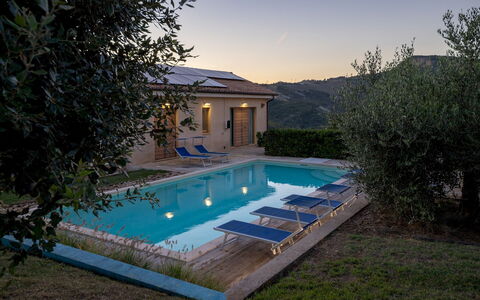 Casale la Cascina 8: Piscina, Ricorrere, Casa, Zona Residenziale, Mobilia, Mobili Da Esterno, Casa, Eco Hotel, Terme, Estate