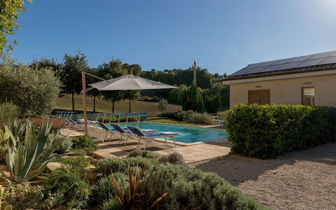 Casale la Cascina 8: Piscina, Arbusto, Ricorrere, Giardino, Landscaping, Estate, Backyard, Villetta, Eco Hotel, Agriturismo