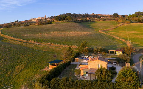 Villino Ariachiara 6: Casa, Area Rurale, Paesaggio, Zona Residenziale, Lotto, Casa, Tetto, Plain, Villetta, Insediamento Umano