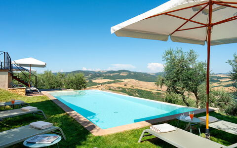 Villa Francesca 10: Blu, Piscina, Collina, Ricorrere, Lettino, Eco Hotel, Mobili Da Esterno, Catena Montuosa, Villa, Estate