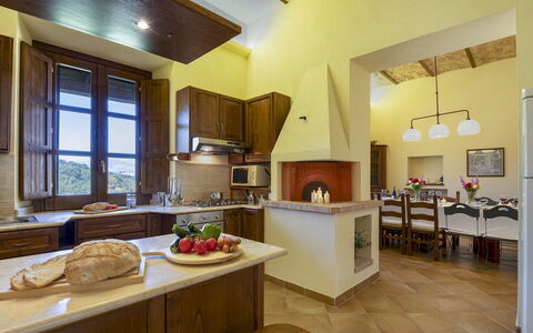 Villa Cusano 18: Interior Design, Mobilia, Pavimentazione, Cucina, Soffitto, Elettrodomestico Da Cucina, Controsoffitto, Camera, Illuminazione, Pavimento