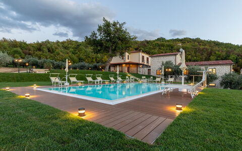 Villa Cusano 18: Piscina, Ricorrere, Estate, Eco Hotel, Hacienda, Terme, Backyard, Villa, Hotel, Agriturismo